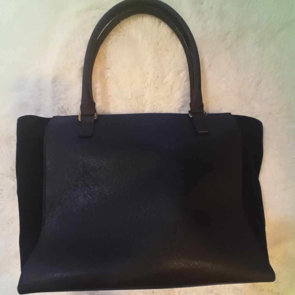 Kate Spade Tote - Picture 2 of 10